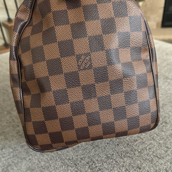Authentic Louis Vuitton Speedy 30 - Picture 6 of 13